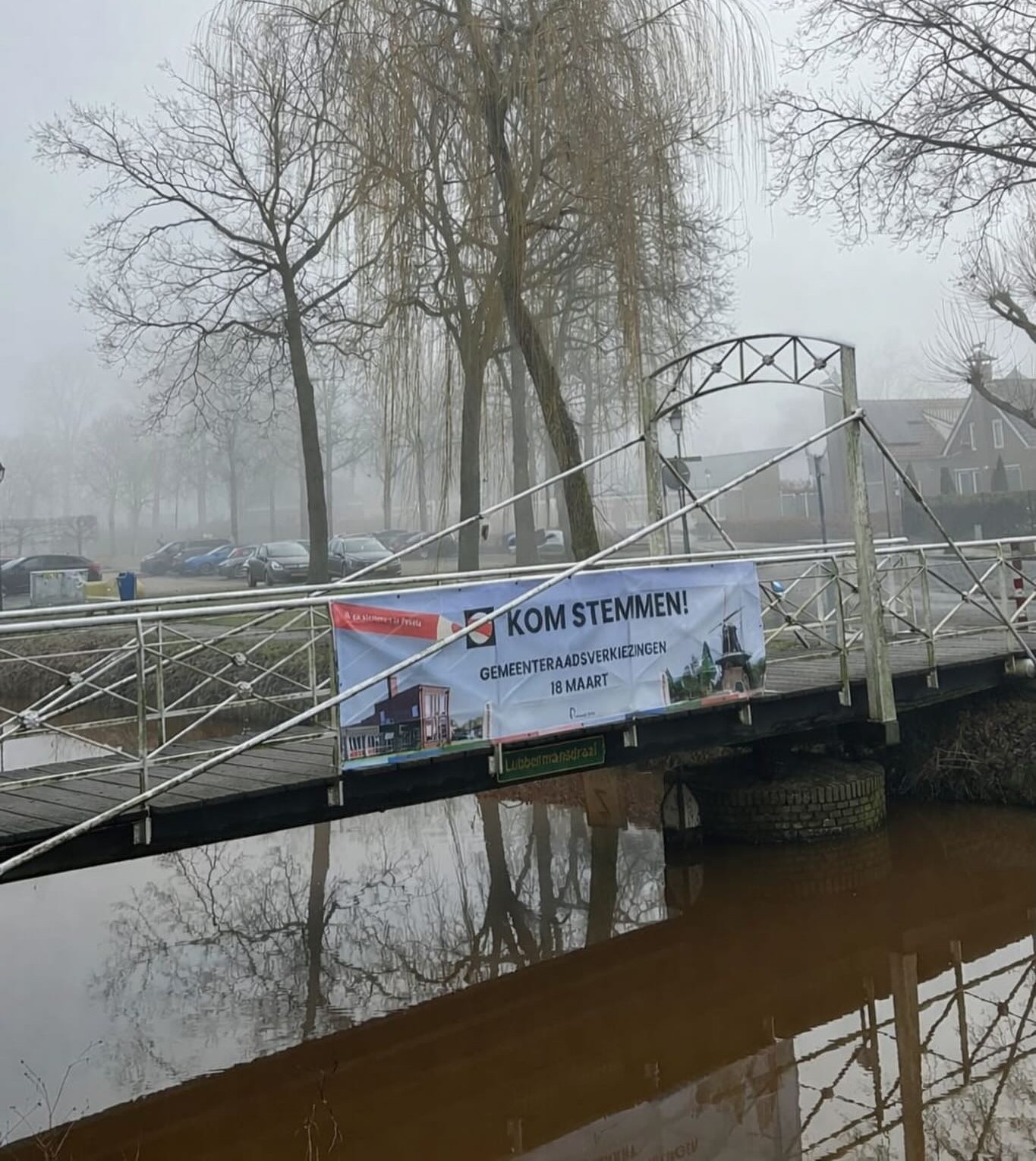 Verkiezingsbanners van de bruggen