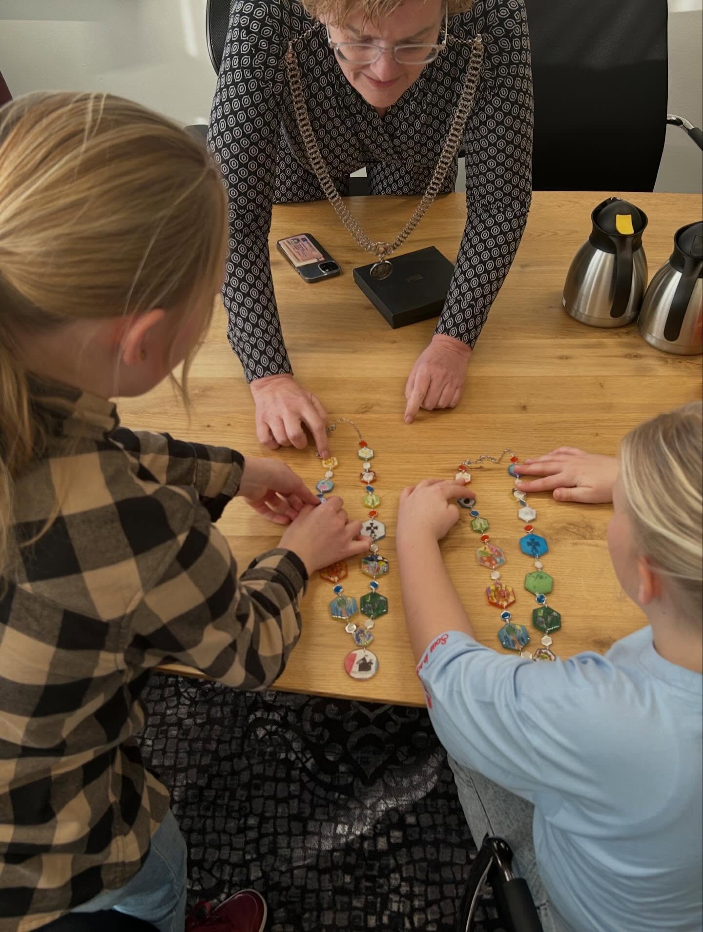 Kinderburgemeesters ontvangen ketens 2